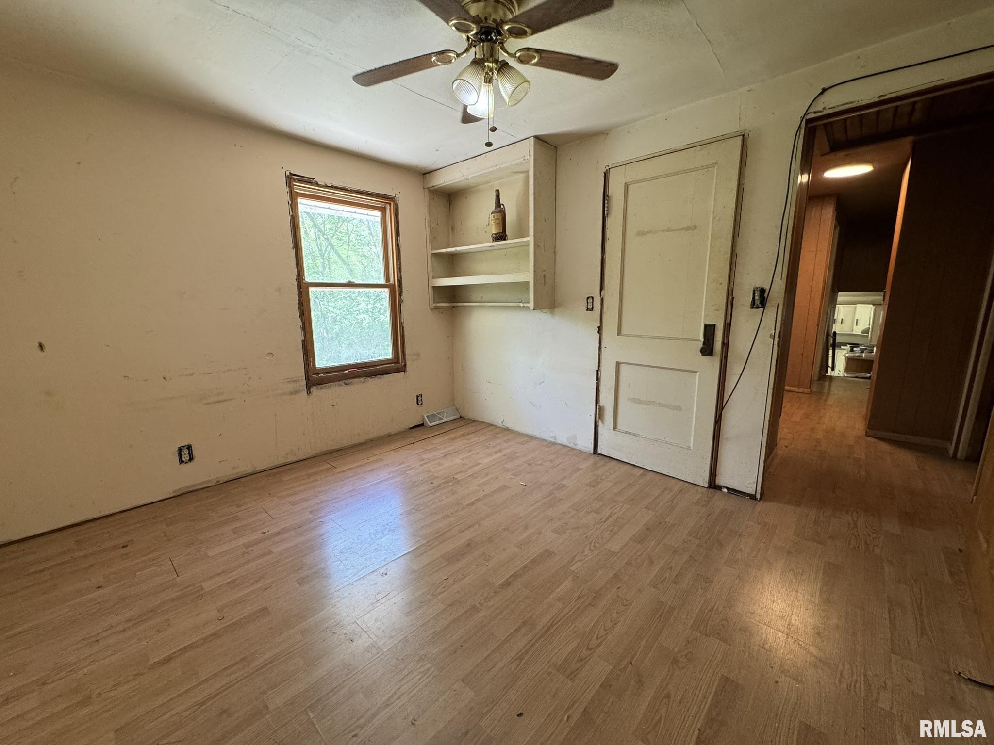 604 Bloomington Road East Peoria, IL 61611 - Photo 8 of 35 Gallery Image 8