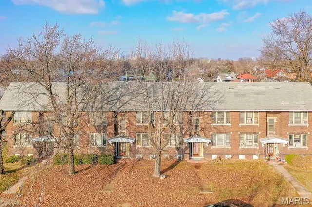 $100,000 | 411 Gray Boulevard, East St. Louis, IL 62205