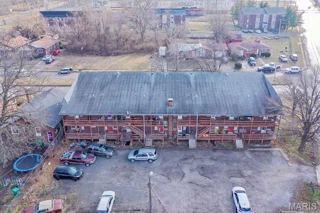 $100,000 | 411 Gray Boulevard, East St. Louis, IL 62205