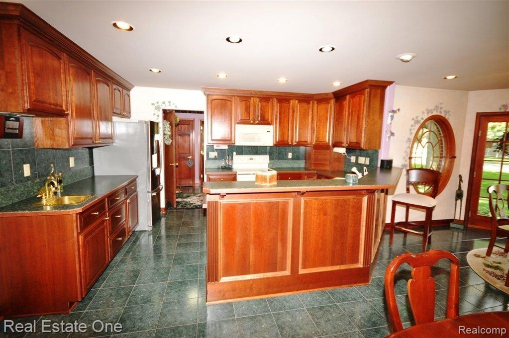 11060 Chicago Road Warren, MI 48093 - Photo 25 of 32 Chicago Rd25.JPG