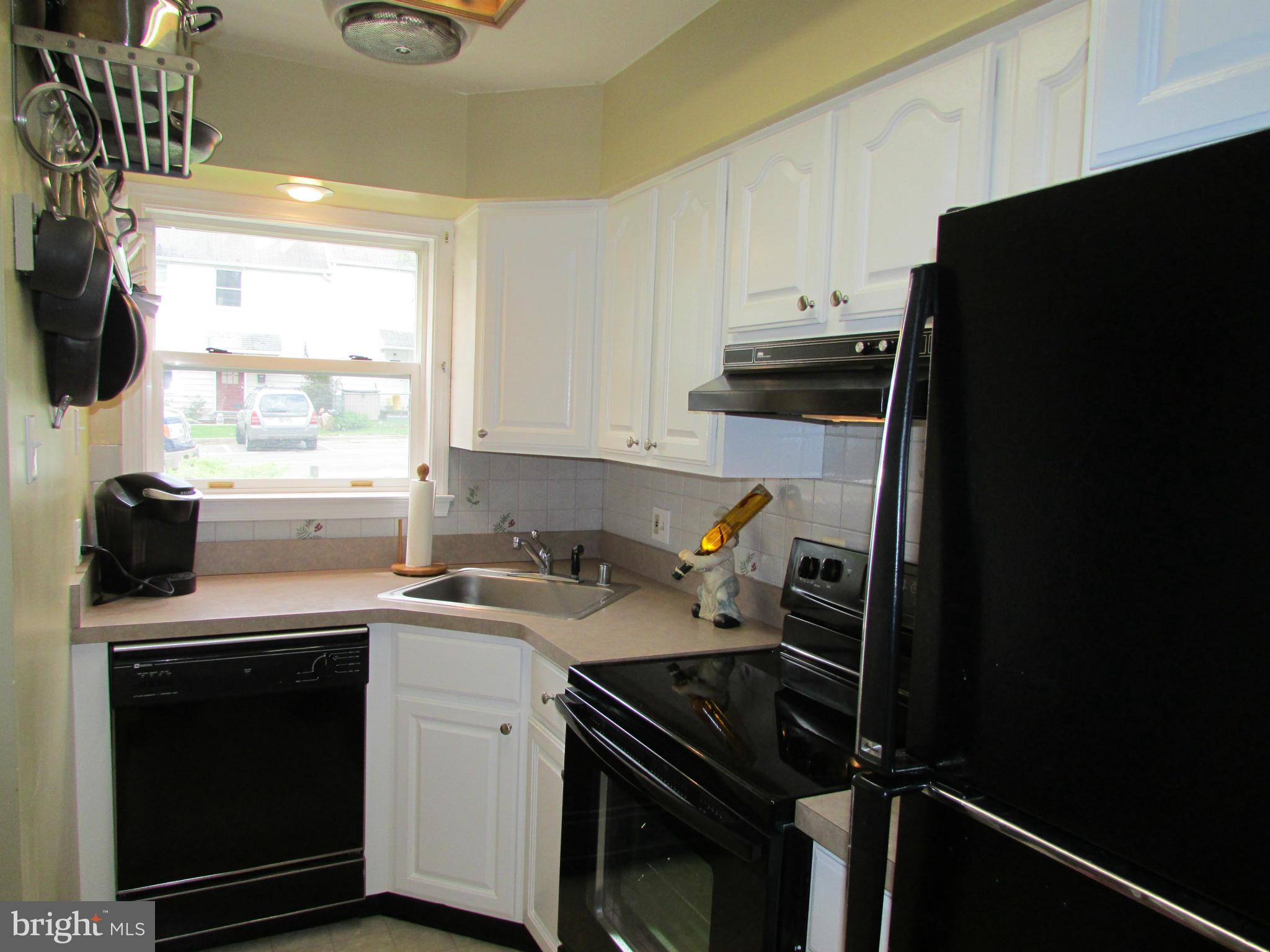 62 Ridge Road, Unit E Greenbelt, MD 20770 - Photo 4 of 13 Kitchen