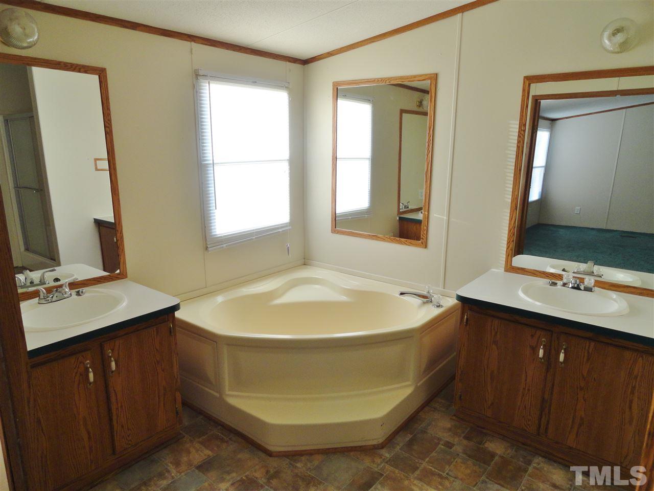 2442 Benson Hardee Road Benson, NC 27504 - Photo 13 of 22 Gallery Image 13
