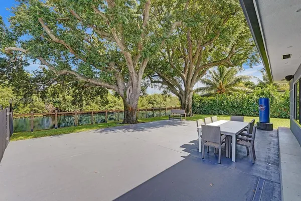 $8,900 | 4660 Southwest 37th Avenue, Dania Beach, FL 33312