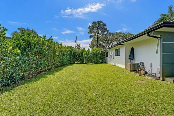 $8,900 | 4660 Southwest 37th Avenue, Dania Beach, FL 33312