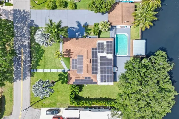 $8,900 | 4660 Southwest 37th Avenue, Dania Beach, FL 33312