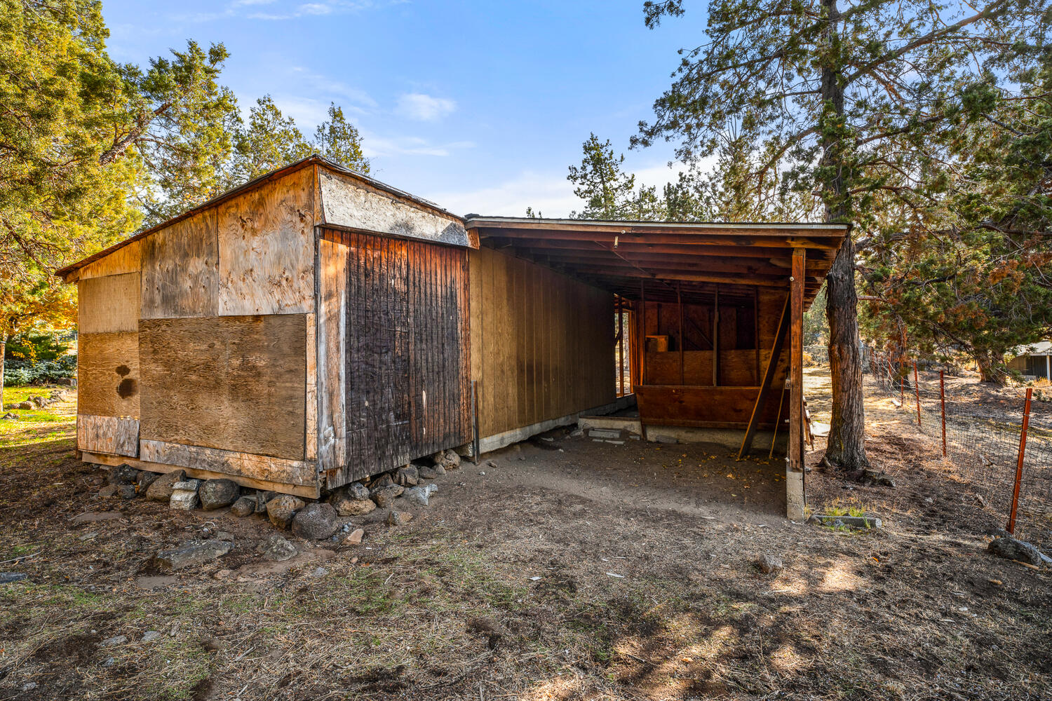 62255 Wallace Road Bend, OR 97701 - Photo 45 of 51 a view of a house with backyard