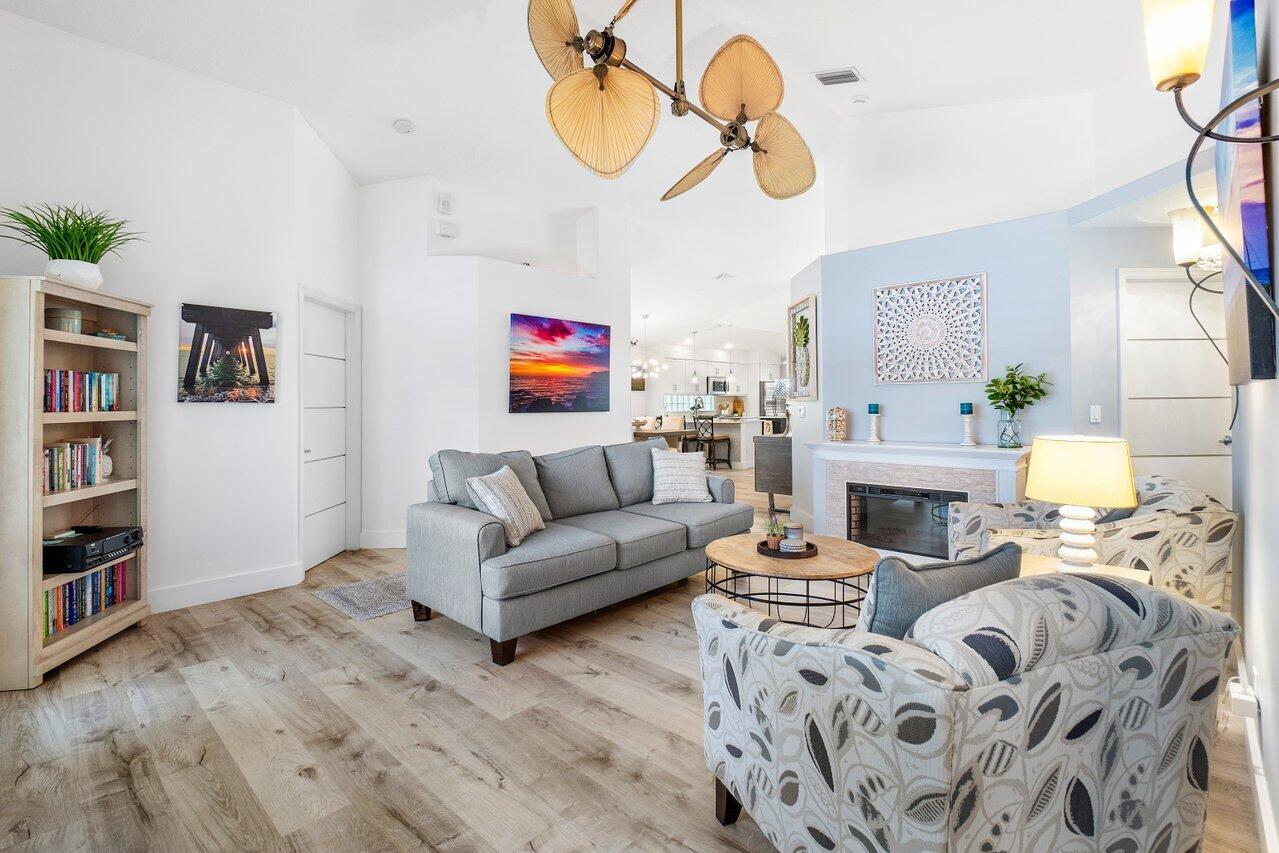 1103 Canoe Point Delray Beach, FL 33444 - Photo 12 of 40 012-1103CanoePoint-DelrayBeach-FL-33444-