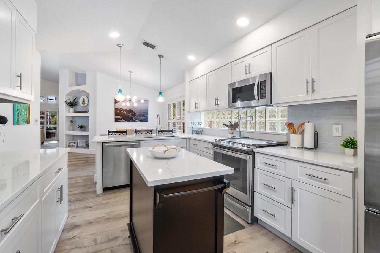 1103 Canoe Point Delray Beach, FL 33444 - Photo 8 of 40 008-1103CanoePoint-DelrayBeach-FL-33444-