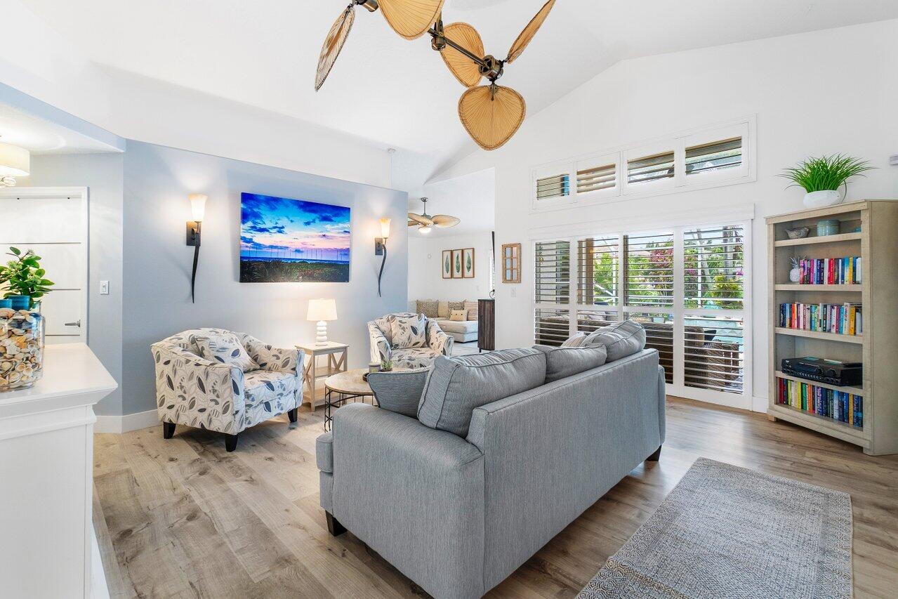 1103 Canoe Point Delray Beach, FL 33444 - Photo 10 of 40 010-1103CanoePoint-DelrayBeach-FL-33444-