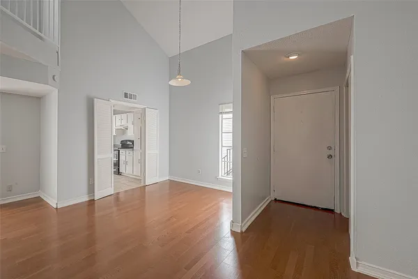 $1,600 | 9809 Richmond Avenue, Unit C8, Houston, TX 77063