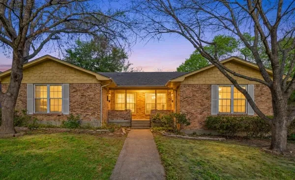 $2,500 | 7023 Kingsbury Drive, Dallas, TX 75231