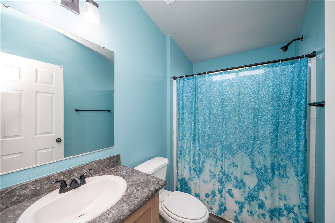 640 South Tonto Road Golden Valley, AZ 86413 - Photo 21 of 31 Bathroom