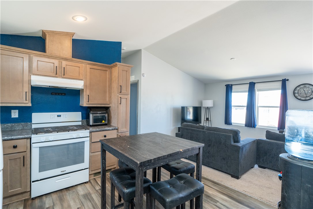 640 South Tonto Road Golden Valley, AZ 86413 - Photo 6 of 31 Kitchen