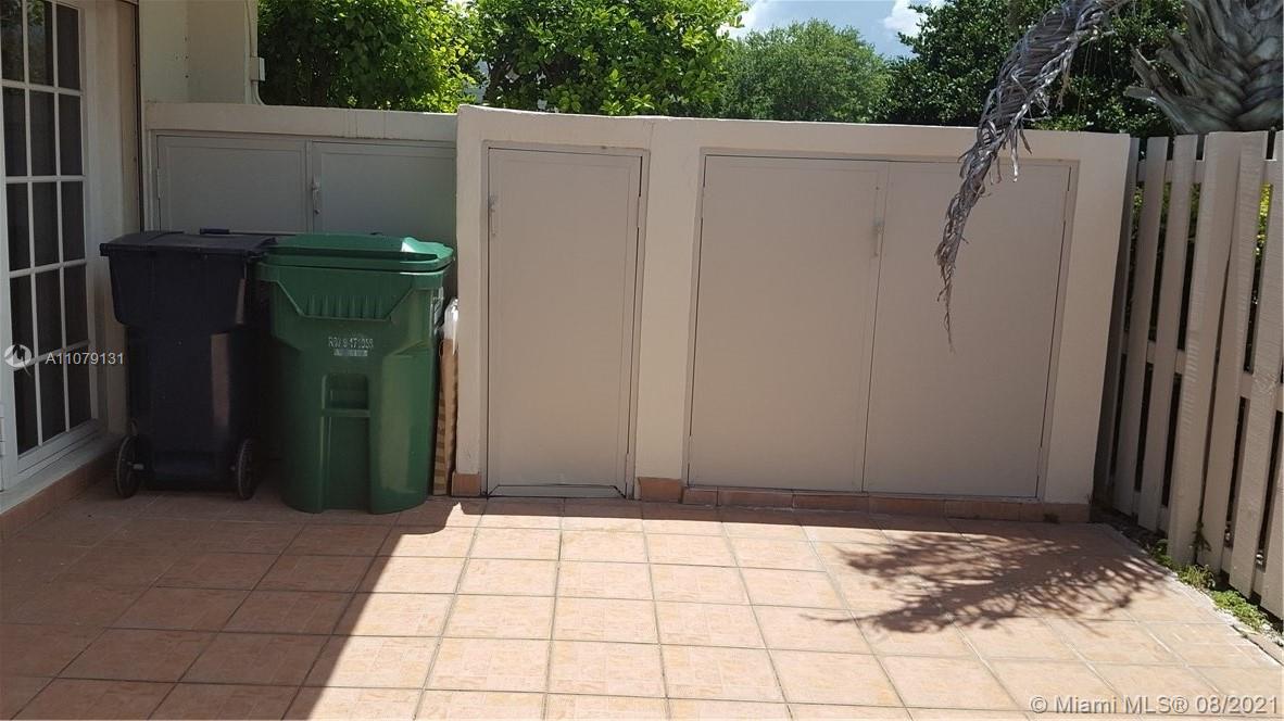 8108 Southwest 81st Terrace Miami, FL 33143 - Photo 4 of 27