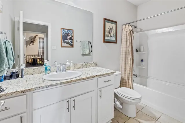 $2,500 | 3196 Crest Dr Lake, Lake Charles, LA 70607