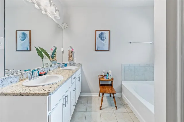 $2,500 | 3196 Crest Dr Lake, Lake Charles, LA 70607