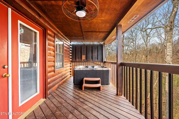 $399,999 | 1529 Bears Den Way, Sevierville, TN 37862