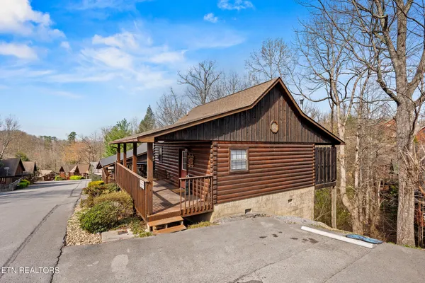$399,999 | 1529 Bears Den Way, Sevierville, TN 37862