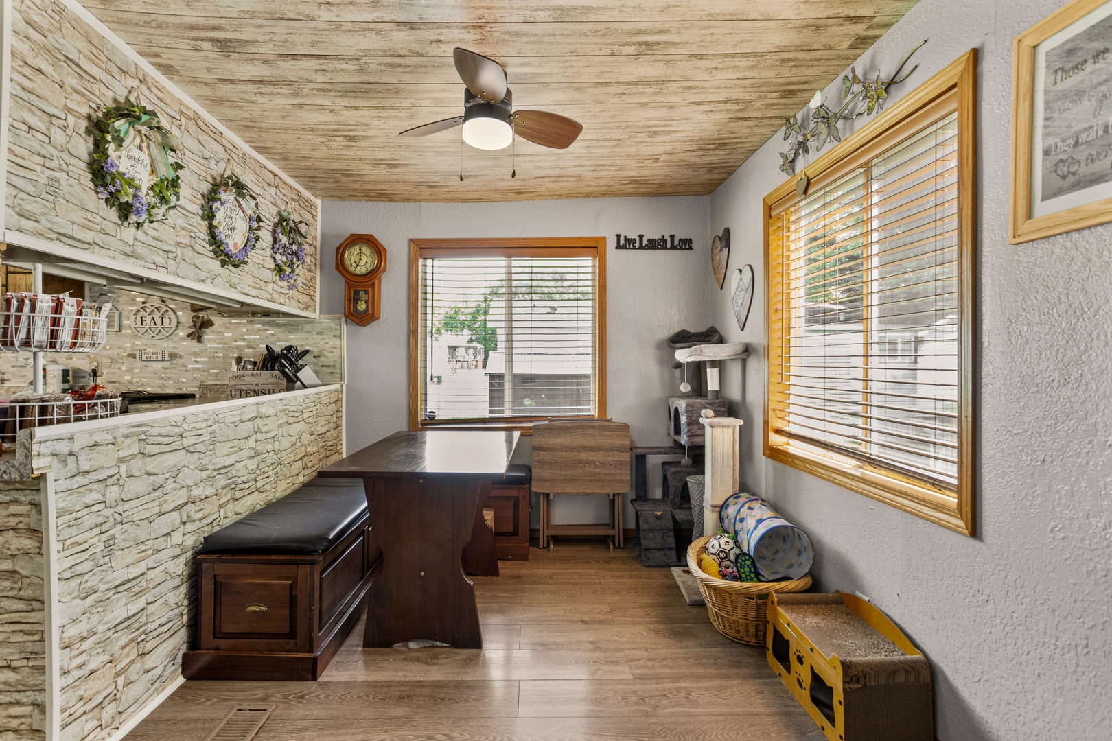 250 Troy Lane Decatur, IL 62526 - Photo 12 of 24 a living room with furniture