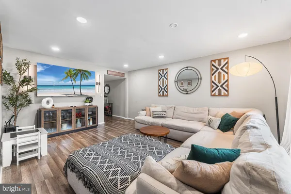 $240,000 | 115 East Kings Highway, Unit 186, Maple Shade, NJ 08052