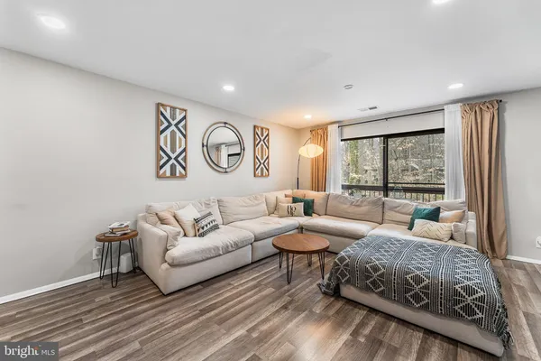 $240,000 | 115 East Kings Highway, Unit 186, Maple Shade, NJ 08052