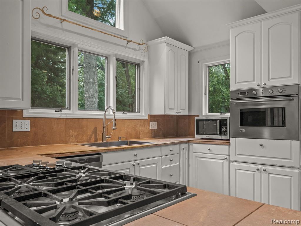 48070 Shelby Road Utica, MI 48317 - Photo 9 of 29