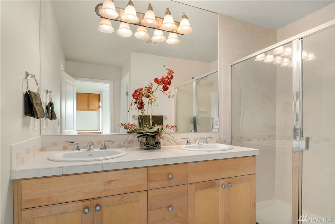 4002 Northeast 4th Place Renton, WA 98056 - Photo 16 of 22