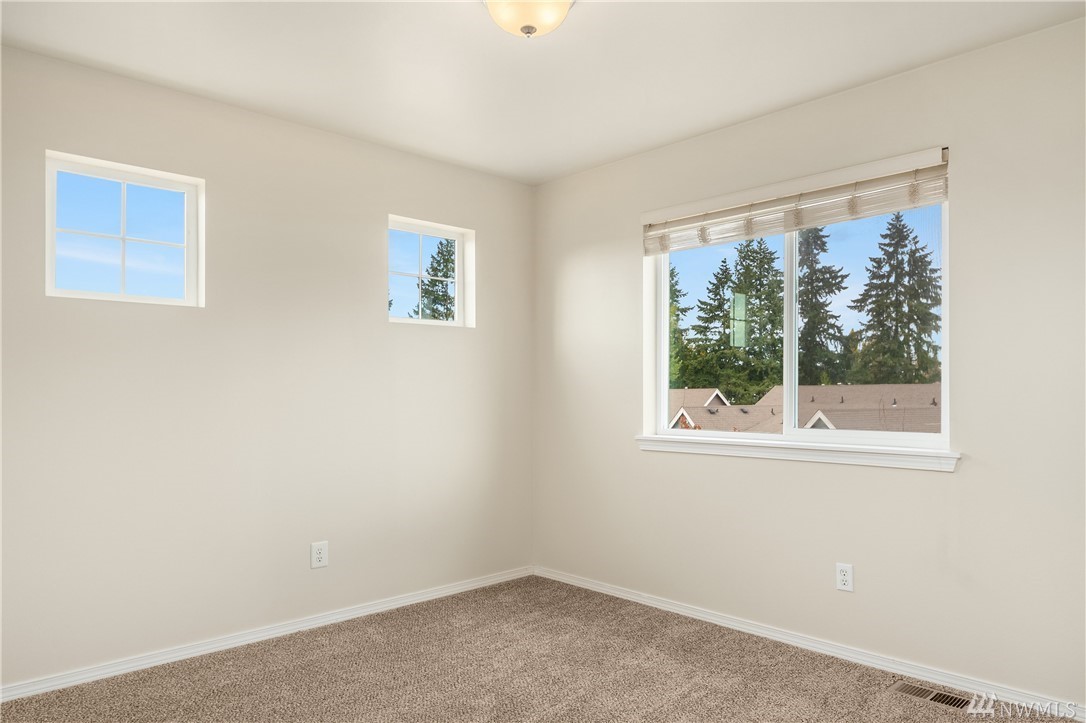 4002 Northeast 4th Place Renton, WA 98056 - Photo 18 of 22