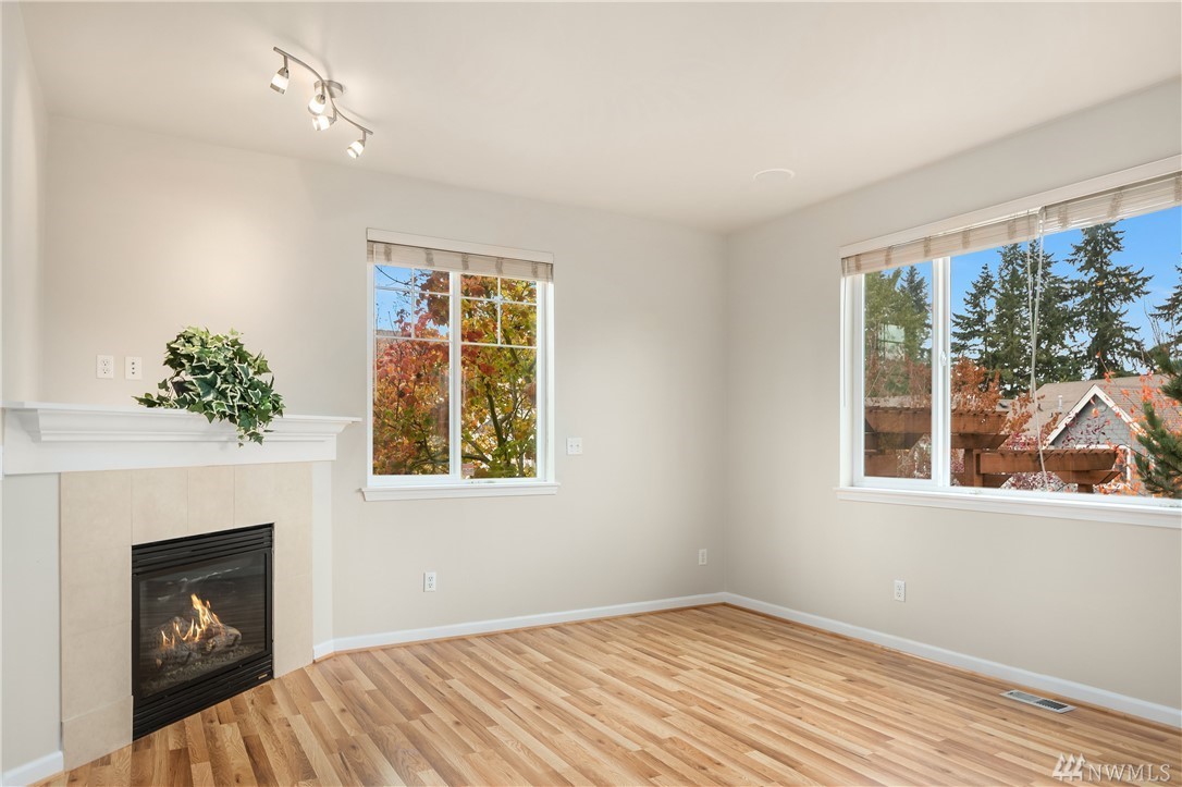 4002 Northeast 4th Place Renton, WA 98056 - Photo 6 of 22