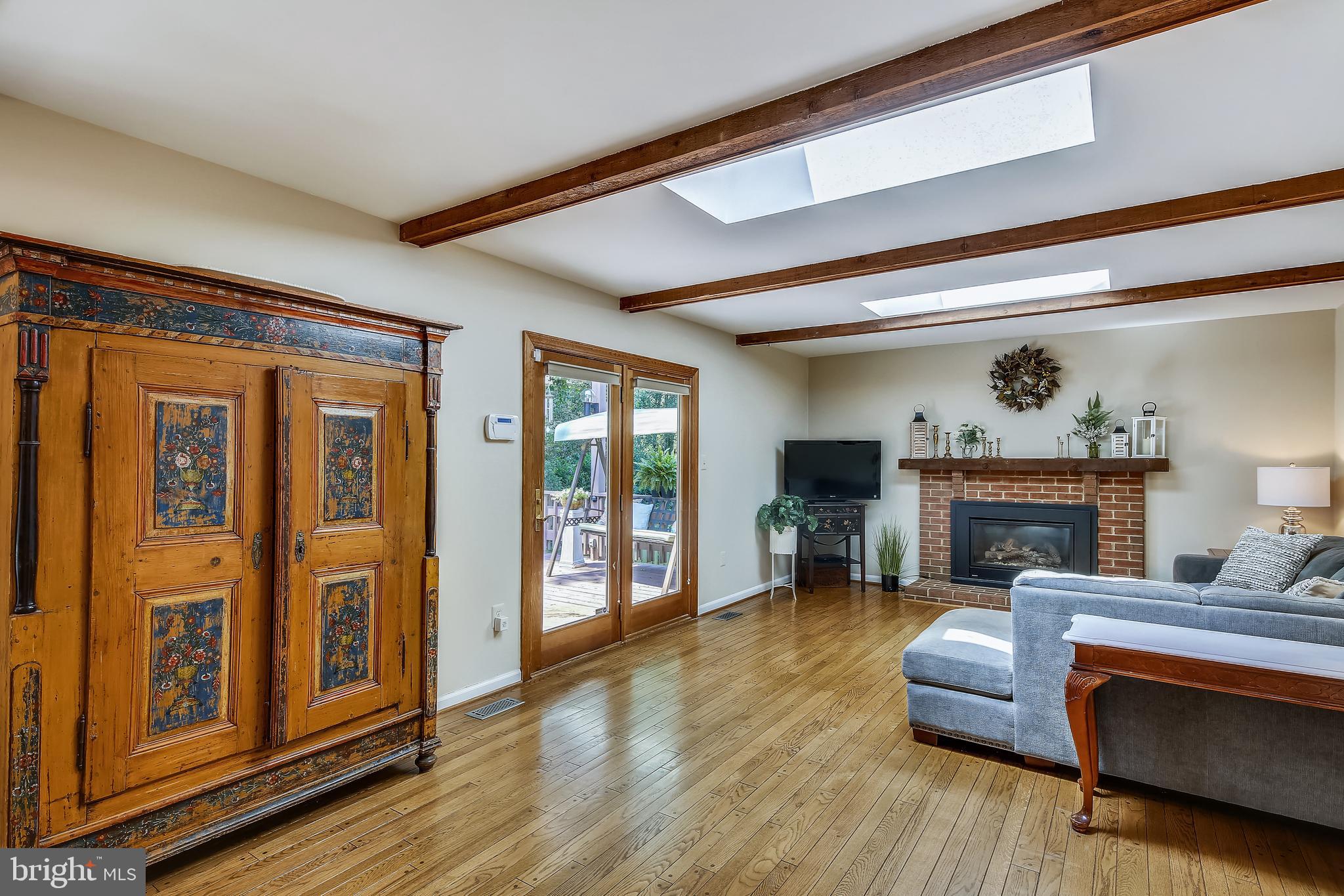 10176 Red Spruce Road Fairfax, VA 22032 - Photo 23 of 87 Comfortable living in the family room.