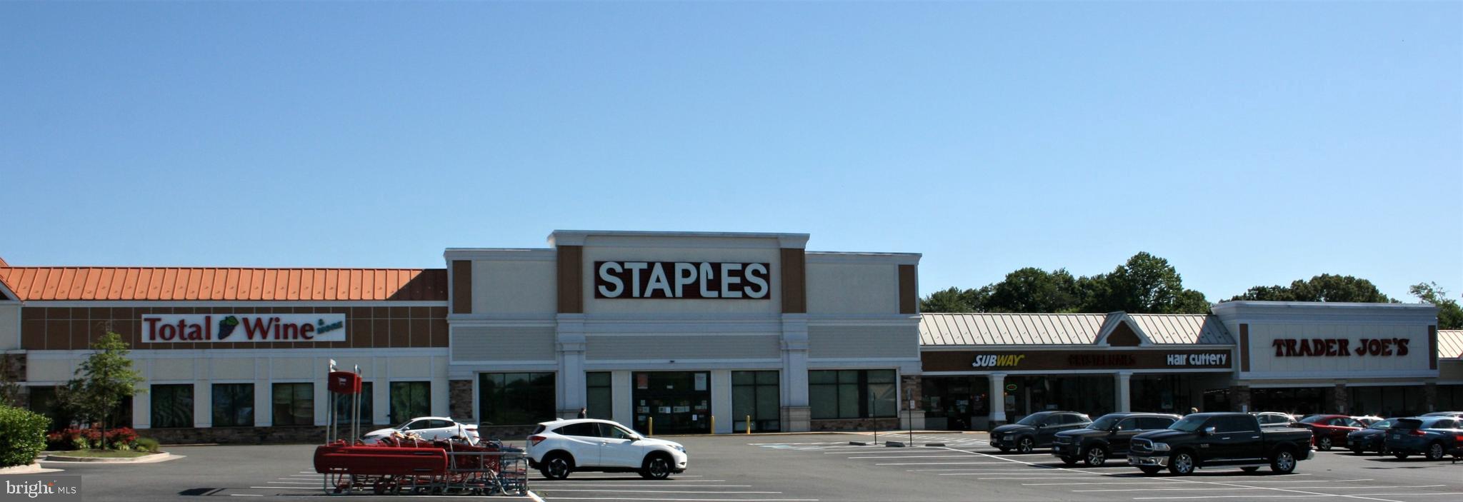10176 Red Spruce Road Fairfax, VA 22032 - Photo 77 of 87 Local shopping center.