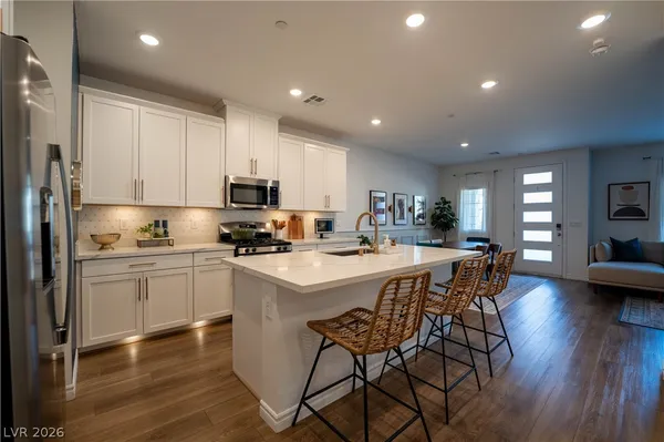 $530,000 | 600 Carriage Hill Drive, Unit 1061, Las Vegas, NV 89138