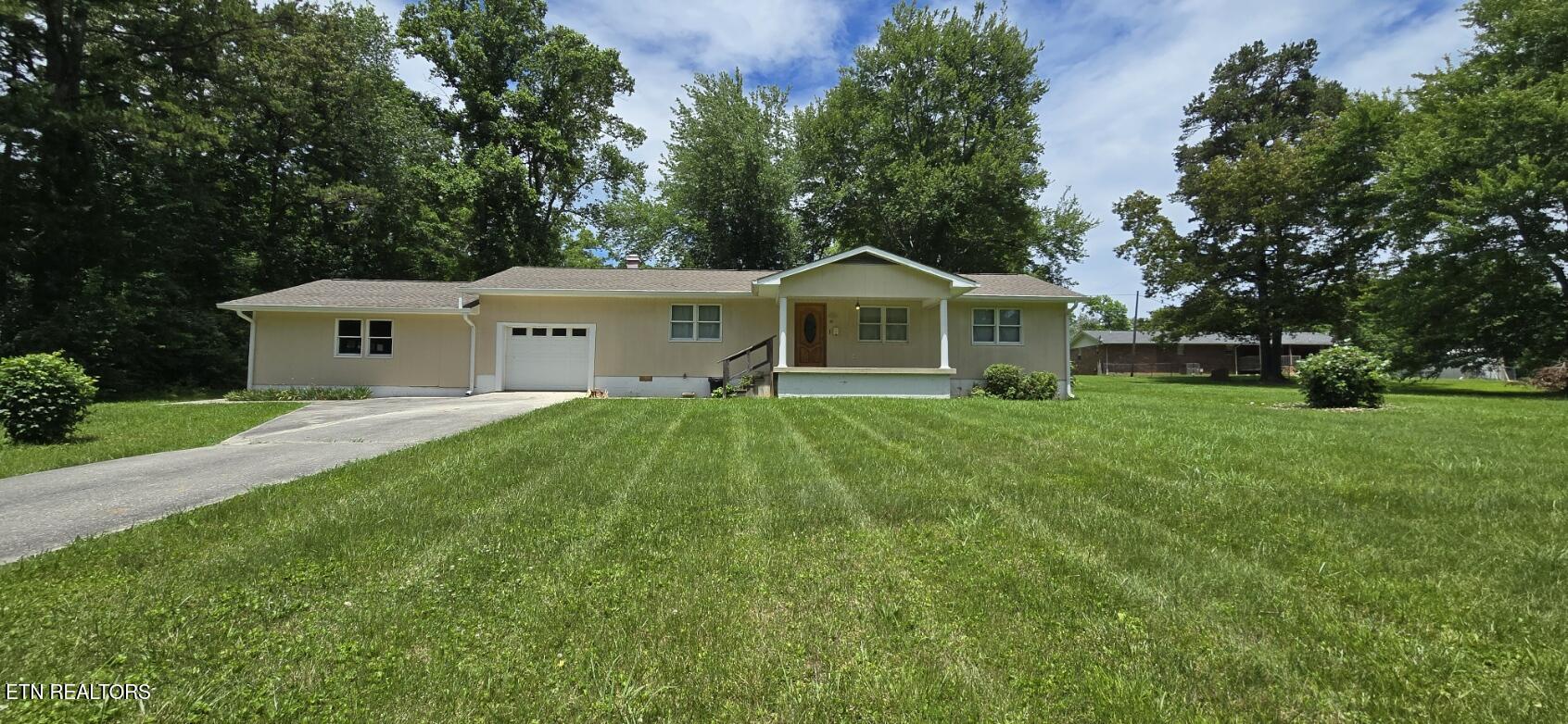 196 Shady Lane Oneida, TN 37841 - Photo 2 of 16 20260612_133921