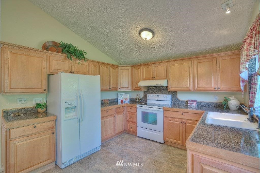 4524 Southeast 4th Street Renton, WA 98059 - Photo 4 of 15 Gallery Image 4