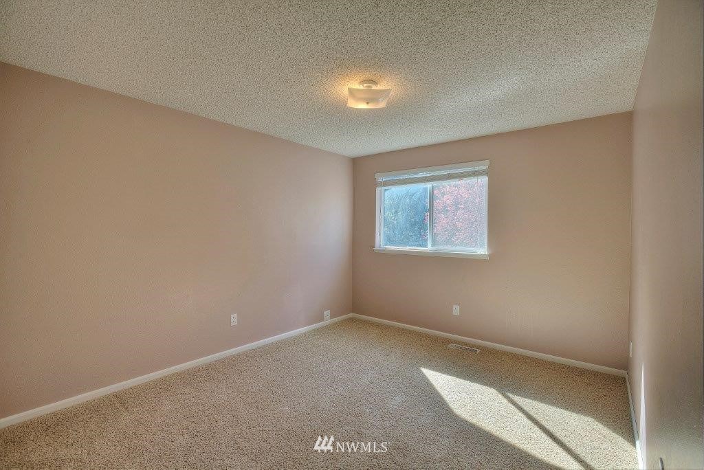 4524 Southeast 4th Street Renton, WA 98059 - Photo 7 of 15 Gallery Image 7