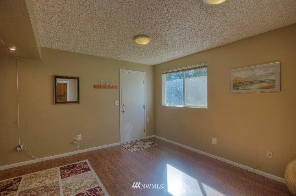 4524 Southeast 4th Street Renton, WA 98059 - Photo 10 of 15 Gallery Image 10
