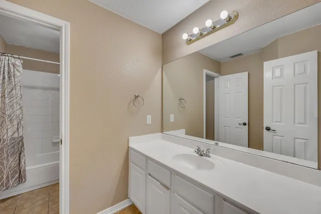 $2,600 | 2726 Grimes Ranch Road, Austin, TX 78732