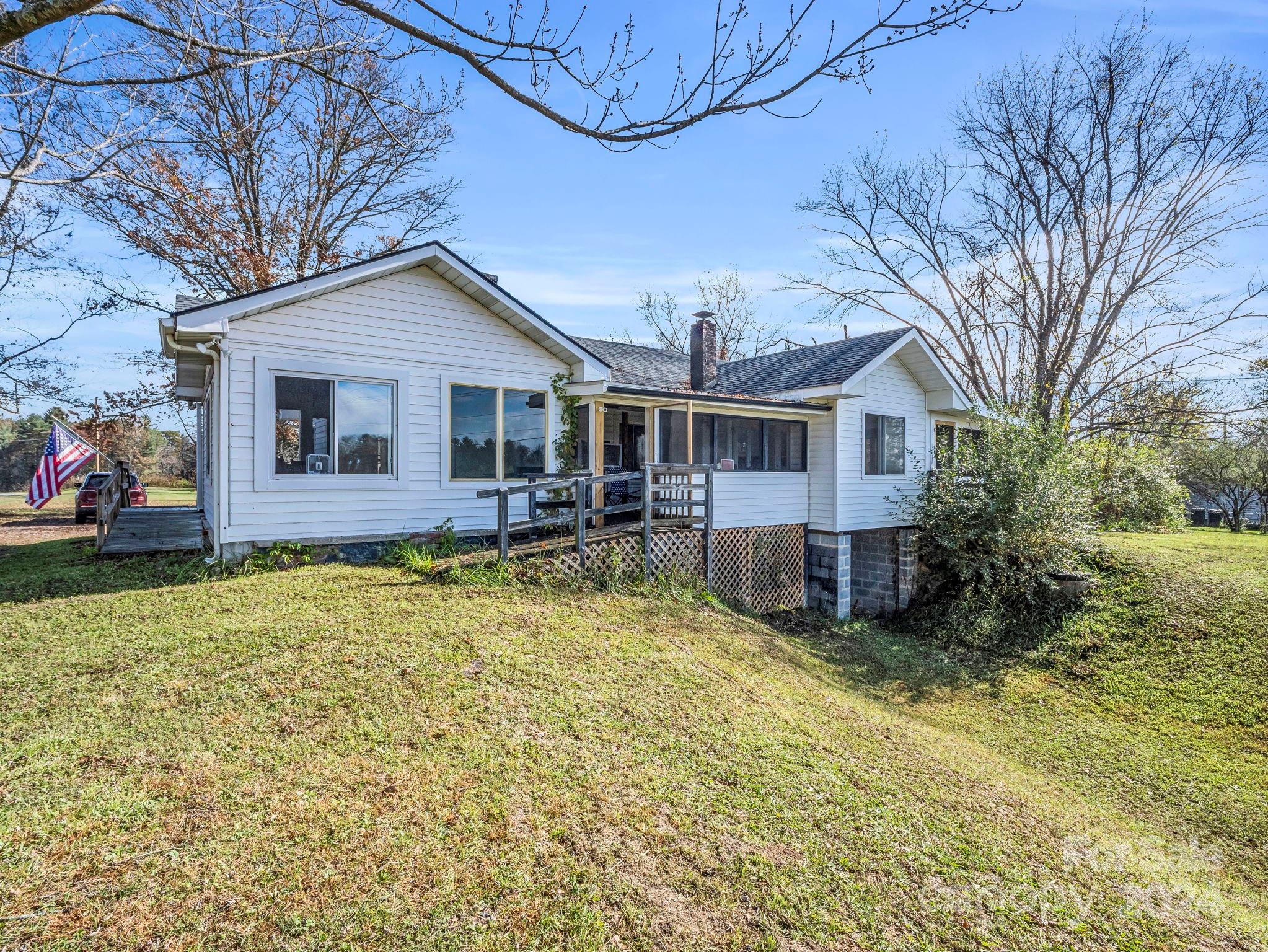 985 Staton Road Flat Rock, NC 28731 - Photo 4 of 31 Gallery Image 4