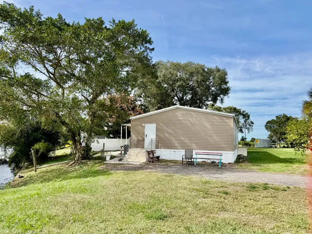 $219,000 | 3200 Southeast 18th Court, Okeechobee, FL 34974
