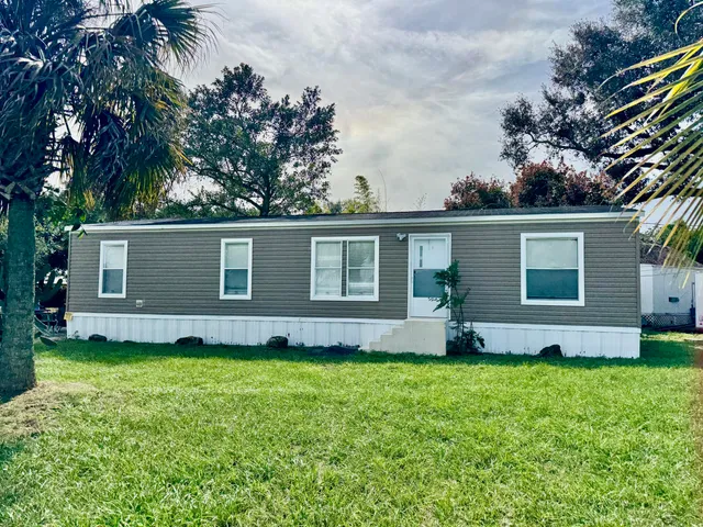 $219,000 | 3200 Southeast 18th Court, Okeechobee, FL 34974