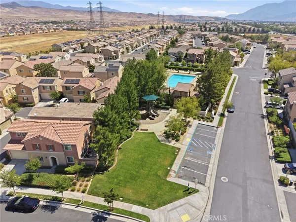 $459,900 | 1422 Silverberry Lane, Beaumont, CA 92223