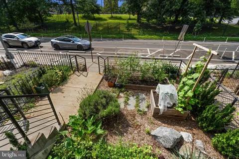 $605,000 | 1427 West Virginia Avenue Northeast, Unit 1, Washington, DC 20002