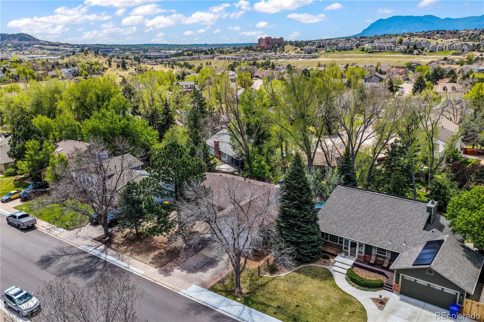 223 Saddlemountain Road Colorado Springs, CO 80919 - Photo 4 of 50
