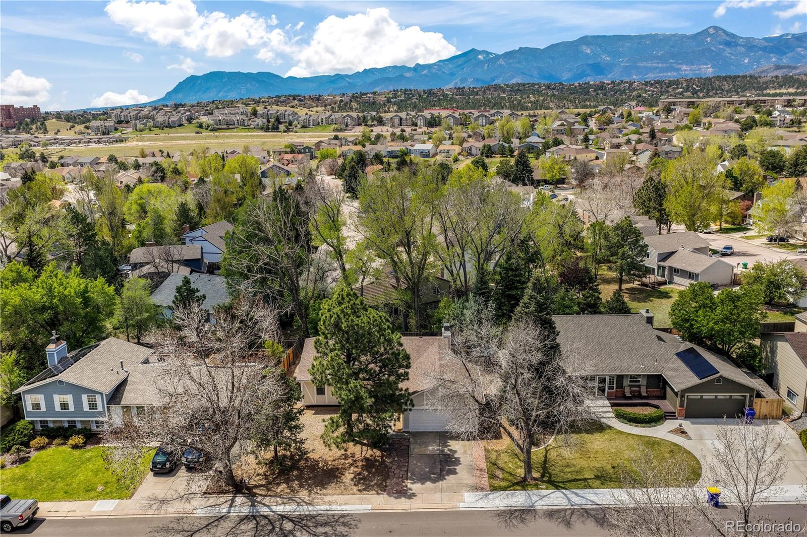223 Saddlemountain Road Colorado Springs, CO 80919 - Photo 5 of 50
