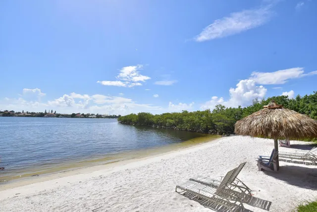 $330,000 | 1000 Scotia Drive, Unit 504, Hypoluxo, FL 33462