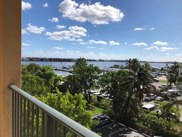 $330,000 | 1000 Scotia Drive, Unit 504, Hypoluxo, FL 33462