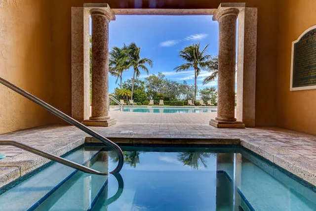 $330,000 | 1000 Scotia Drive, Unit 504, Hypoluxo, FL 33462