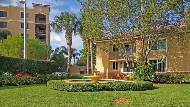 $330,000 | 1000 Scotia Drive, Unit 504, Hypoluxo, FL 33462