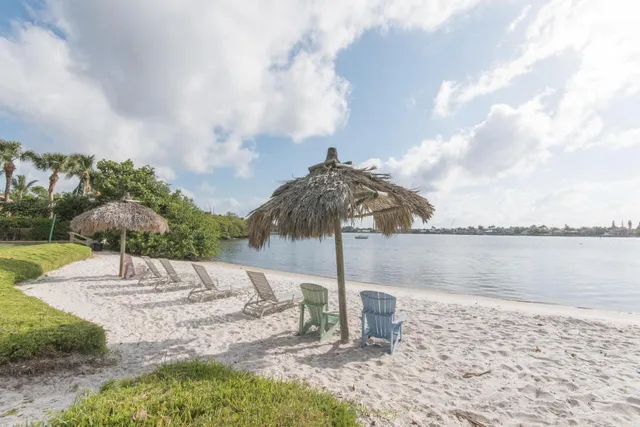 $330,000 | 1000 Scotia Drive, Unit 504, Hypoluxo, FL 33462