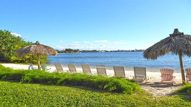 $330,000 | 1000 Scotia Drive, Unit 504, Hypoluxo, FL 33462